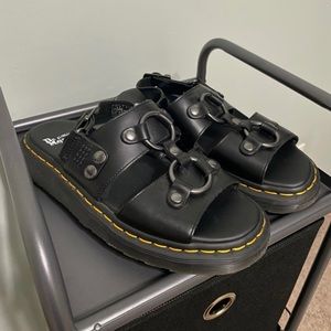 NWOT Doc Martens Xabier Sandals, Womens 10, Mens 8